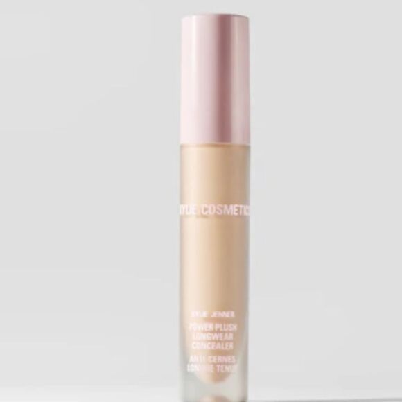 Kylie 2N fair neutral, subtle peachy undertones
Cream Concealer New Full Size - Picture 12 of 12